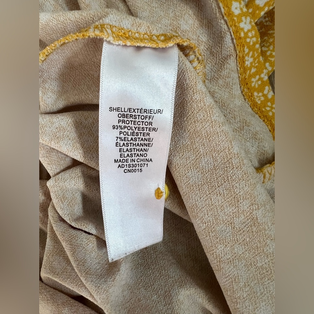 ADRIANNA PAPPELL Yellow Floral Yoke Detail Top EUC - Picture 6 of 6